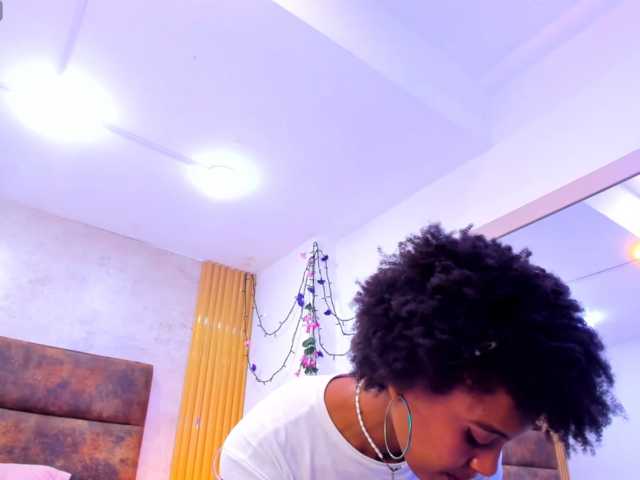 AnnieSanz live cam preview