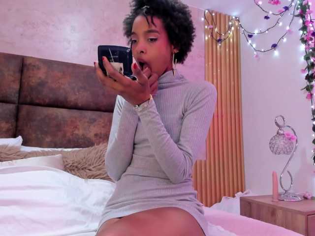 AnnieSanz live cam on BongaCams