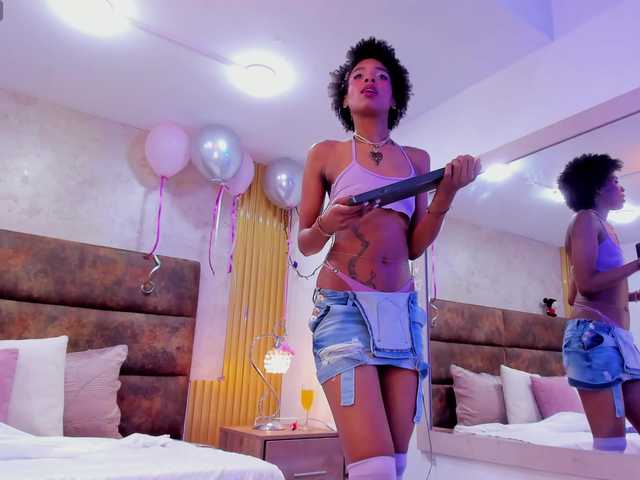 AnnieSanz live cam on BongaCams