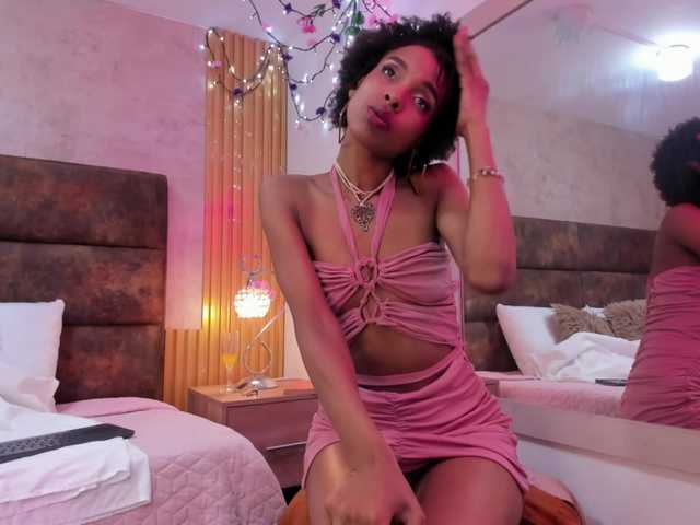 AnnieSanz live cam on BongaCams
