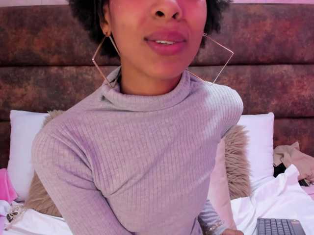 AnnieSanz live cam on BongaCams