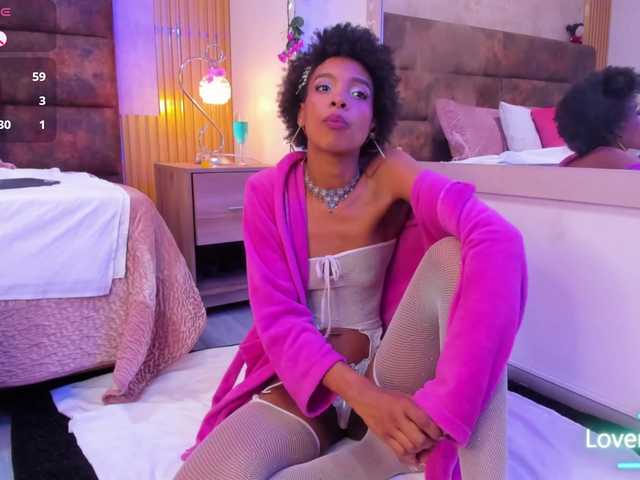 AnnieSanz live cam on BongaCams