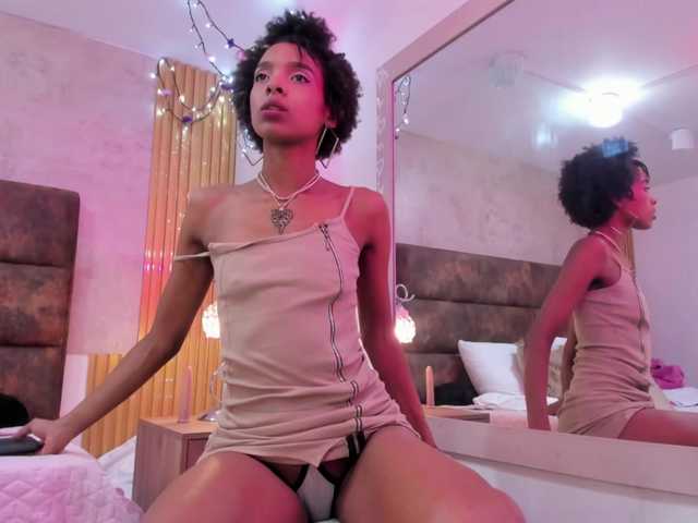 AnnieSanz live cam on BongaCams