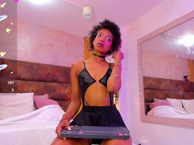 AnnieSanz live cam on BongaCams