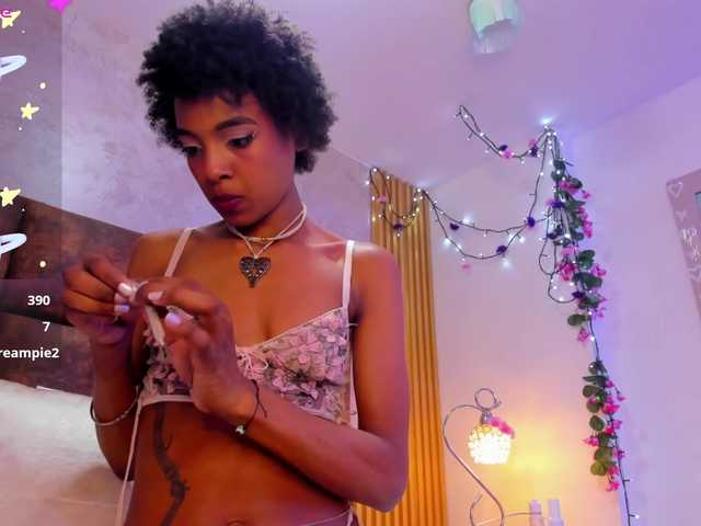 AnnieSanz live cam on BongaCams