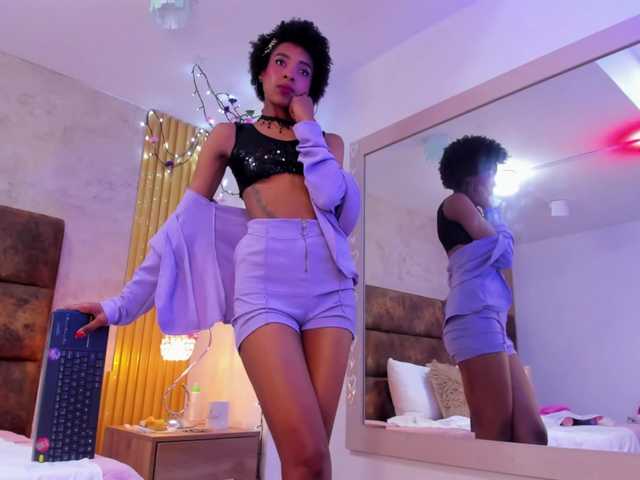 AnnieSanz live cam on BongaCams