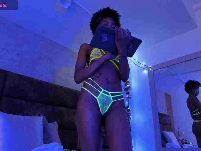 AnnieSanz webcam