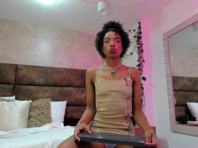 AnnieSanz Live Webcam on BongaCams