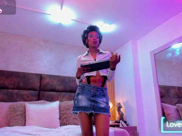 Model: AnnieSanz