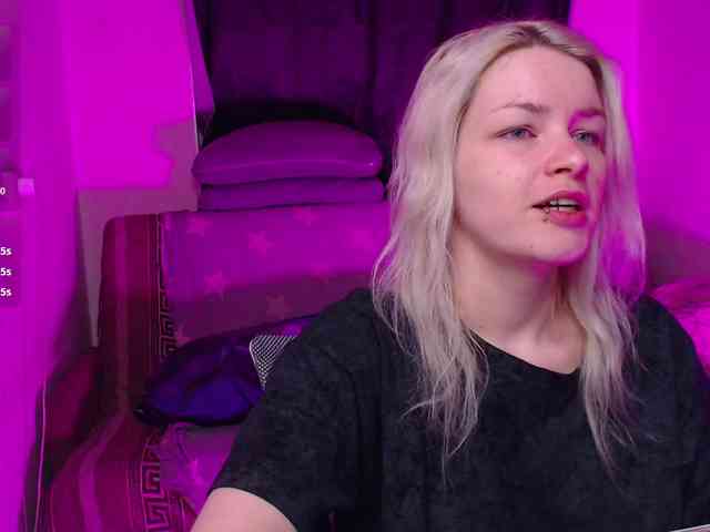 CherryNight666 webcam