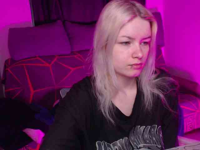 CherryNight666 webcam