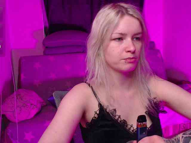 CherryNight666 webcam