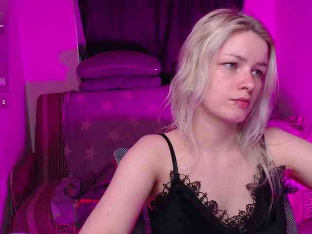 CherryNight666 webcam