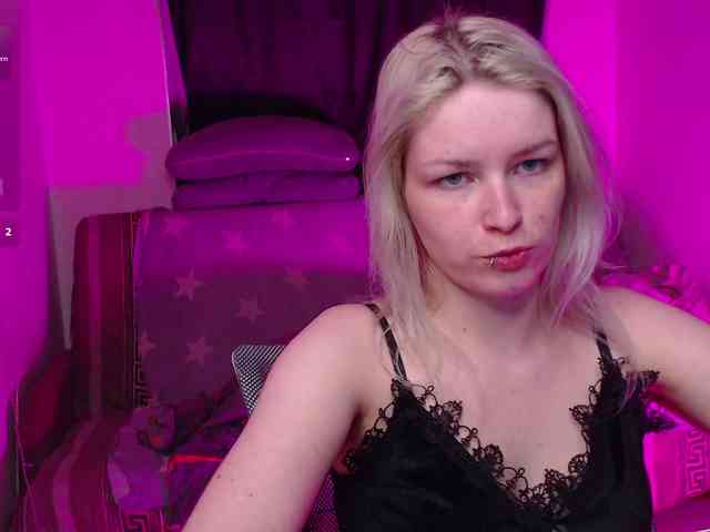 CherryNight666 webcam