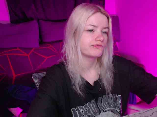 CherryNight666 webcam