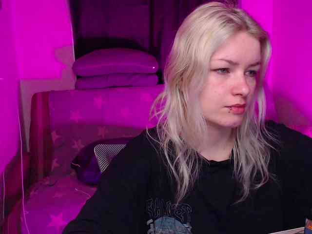 CherryNight666 webcam