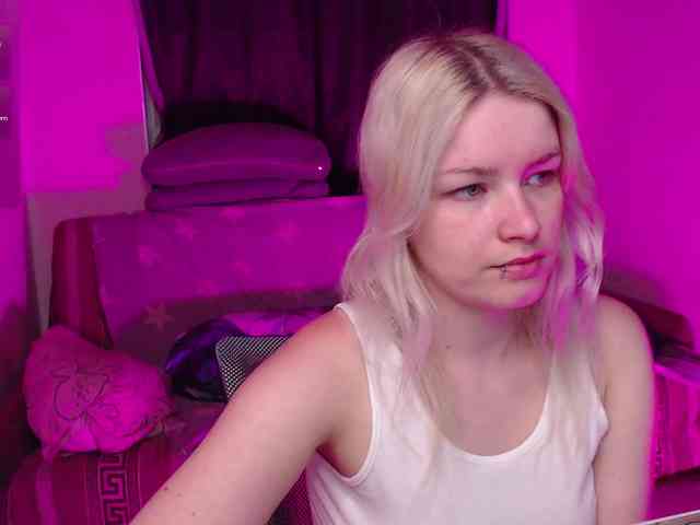 CherryNight666 webcam