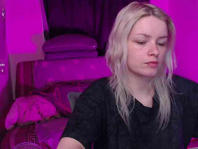 CherryNight666 webcam