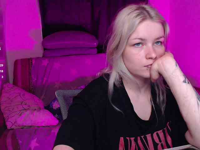 CherryNight666 webcam