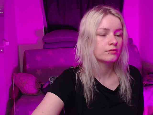 CherryNight666 webcam