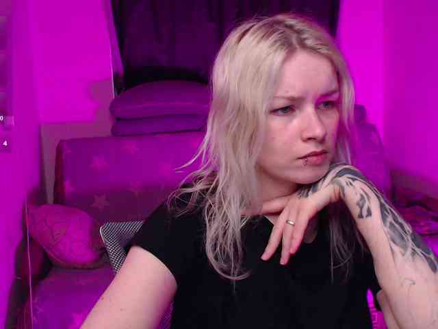CherryNight666 webcam
