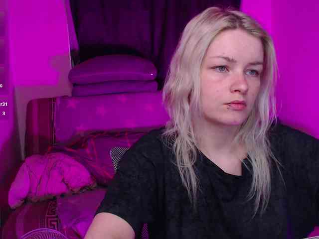 CherryNight666 webcam
