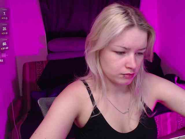 Cherrynight666's live stream
