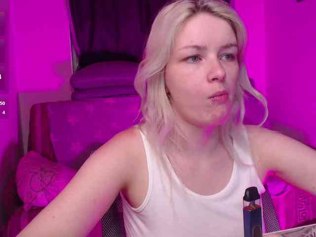 CherryNight666 webcam