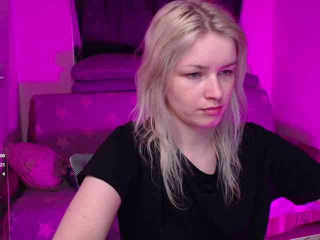 CherryNight666 webcam