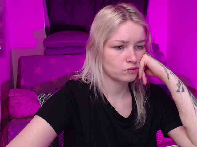 CherryNight666 webcam