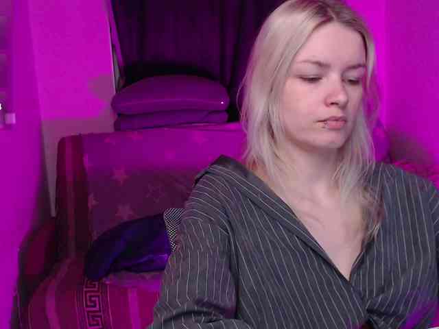 CherryNight666 webcam