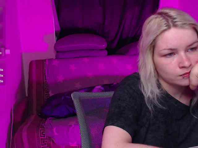 CherryNight666 webcam