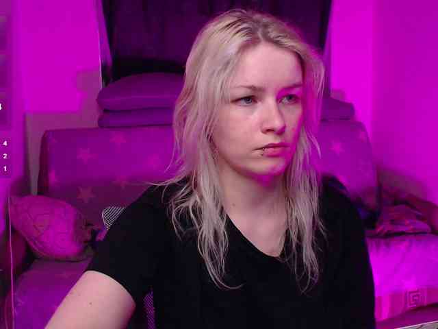 CherryNight666 webcam
