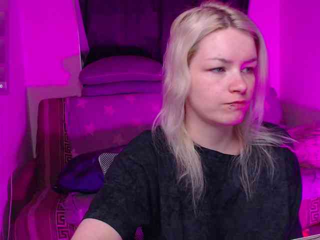 CherryNight666 webcam
