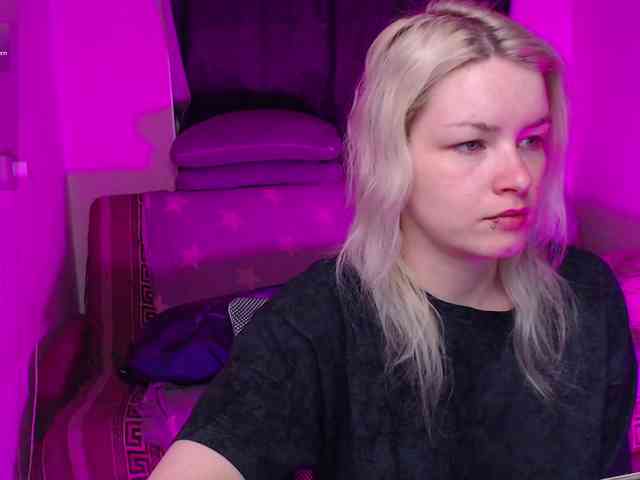 CherryNight666 webcam