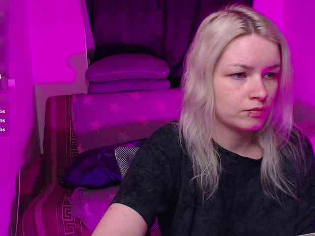 CherryNight666 webcam