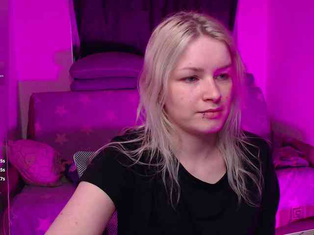 CherryNight666 webcam