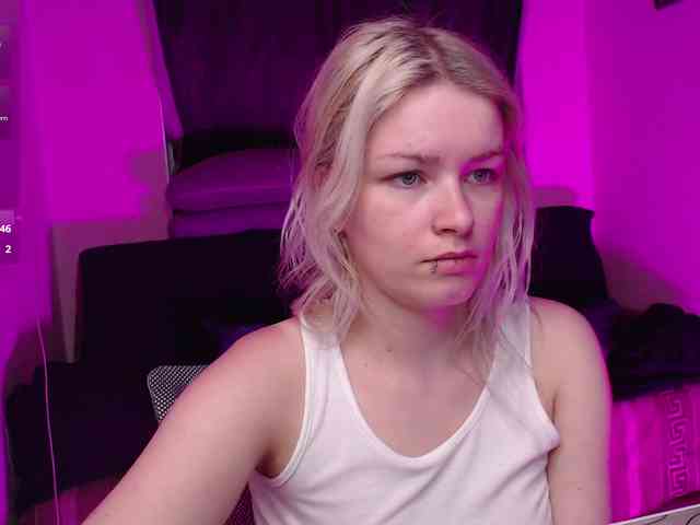 CherryNight666 webcam