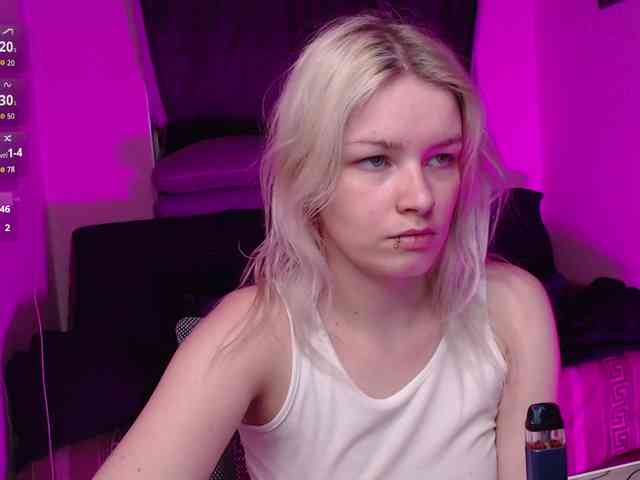 CherryNight666 webcam