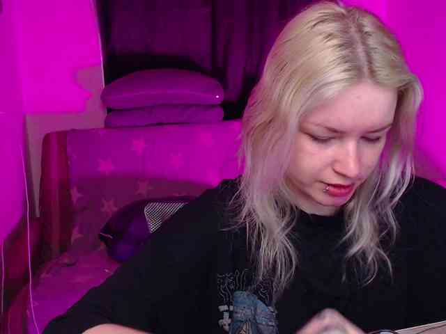 CherryNight666 webcam