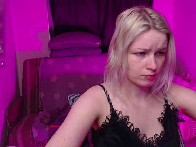 CherryNight666 webcam