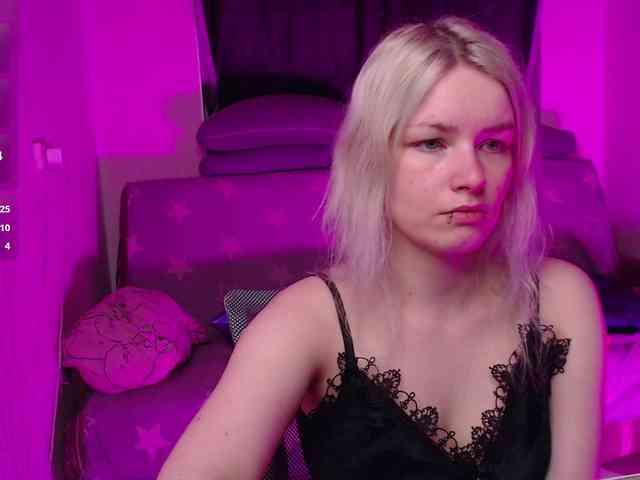 CherryNight666 webcam