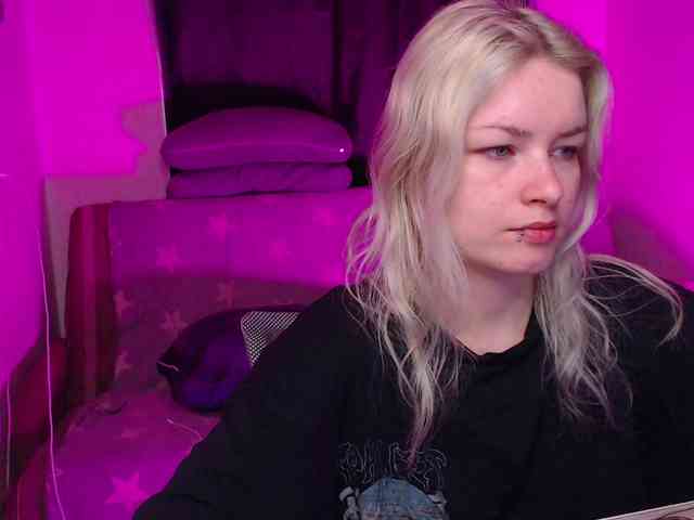CherryNight666 webcam