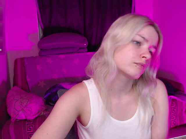 CherryNight666 webcam