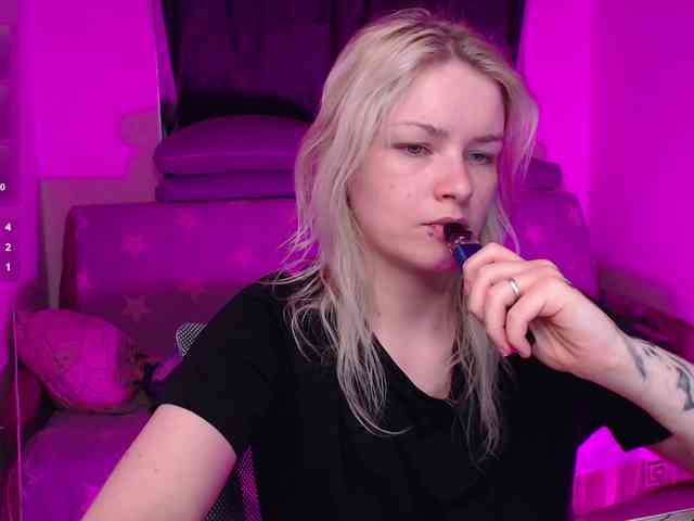 CherryNight666 webcam