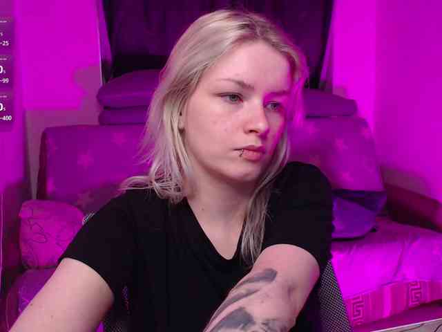 CherryNight666 webcam