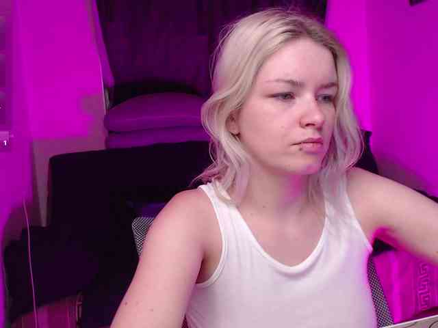 CherryNight666 webcam