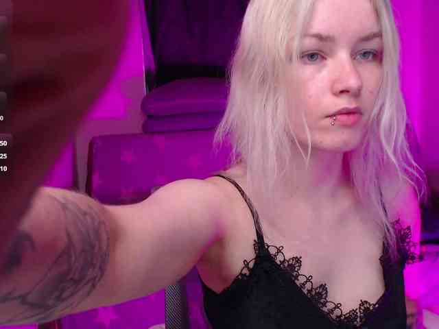 CherryNight666 webcam