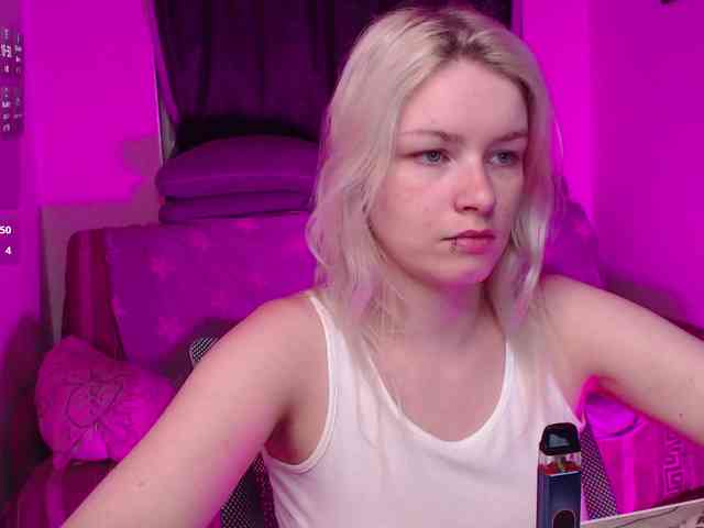 CherryNight666 webcam