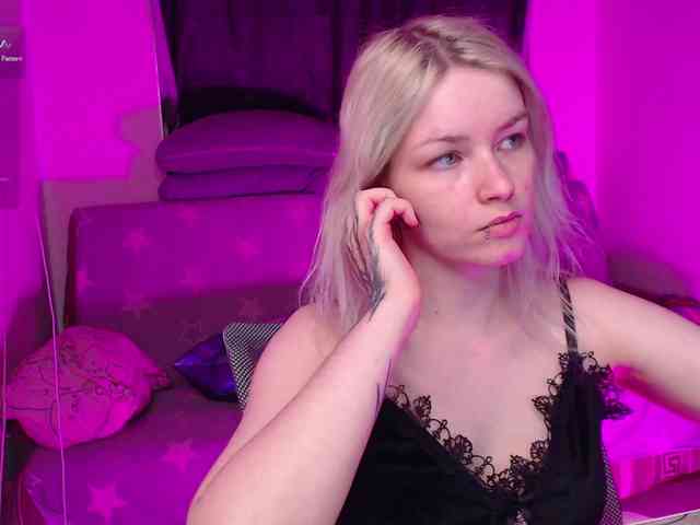 CherryNight666 webcam